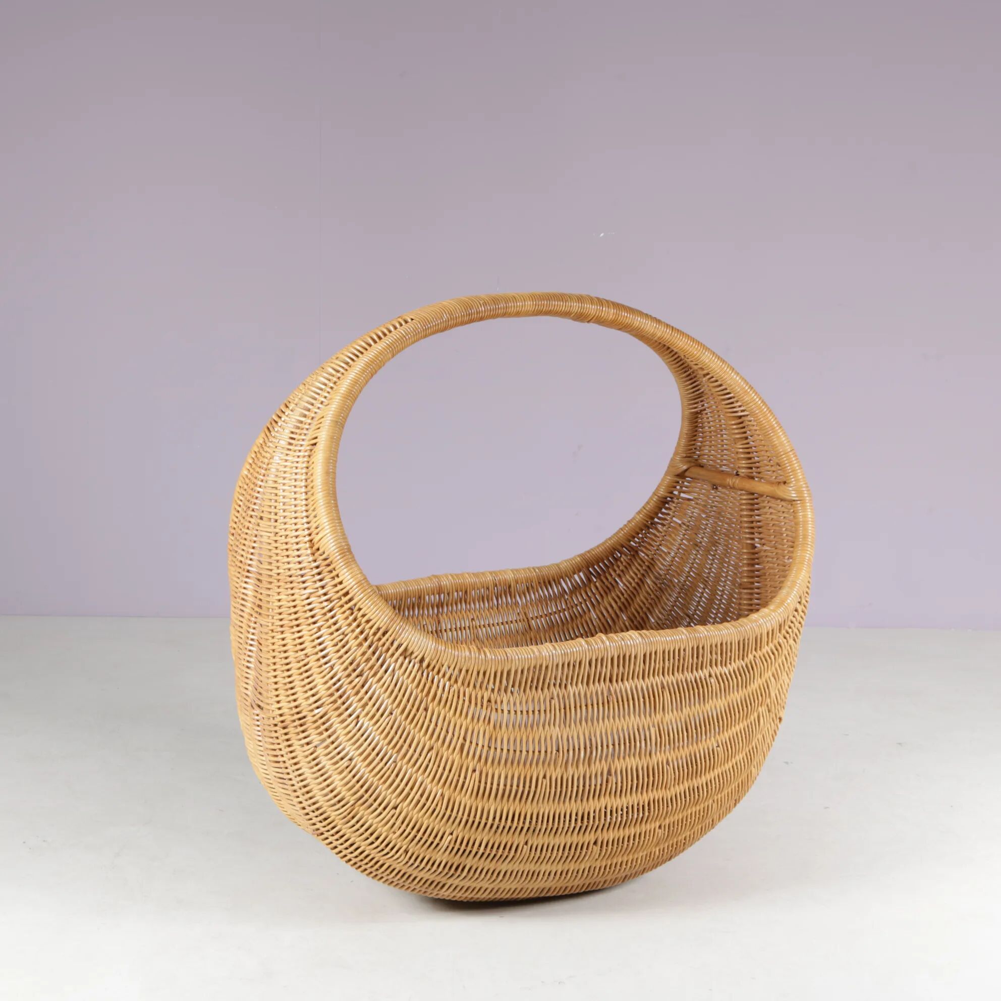 1960s wicker baby bed from the Netherlands