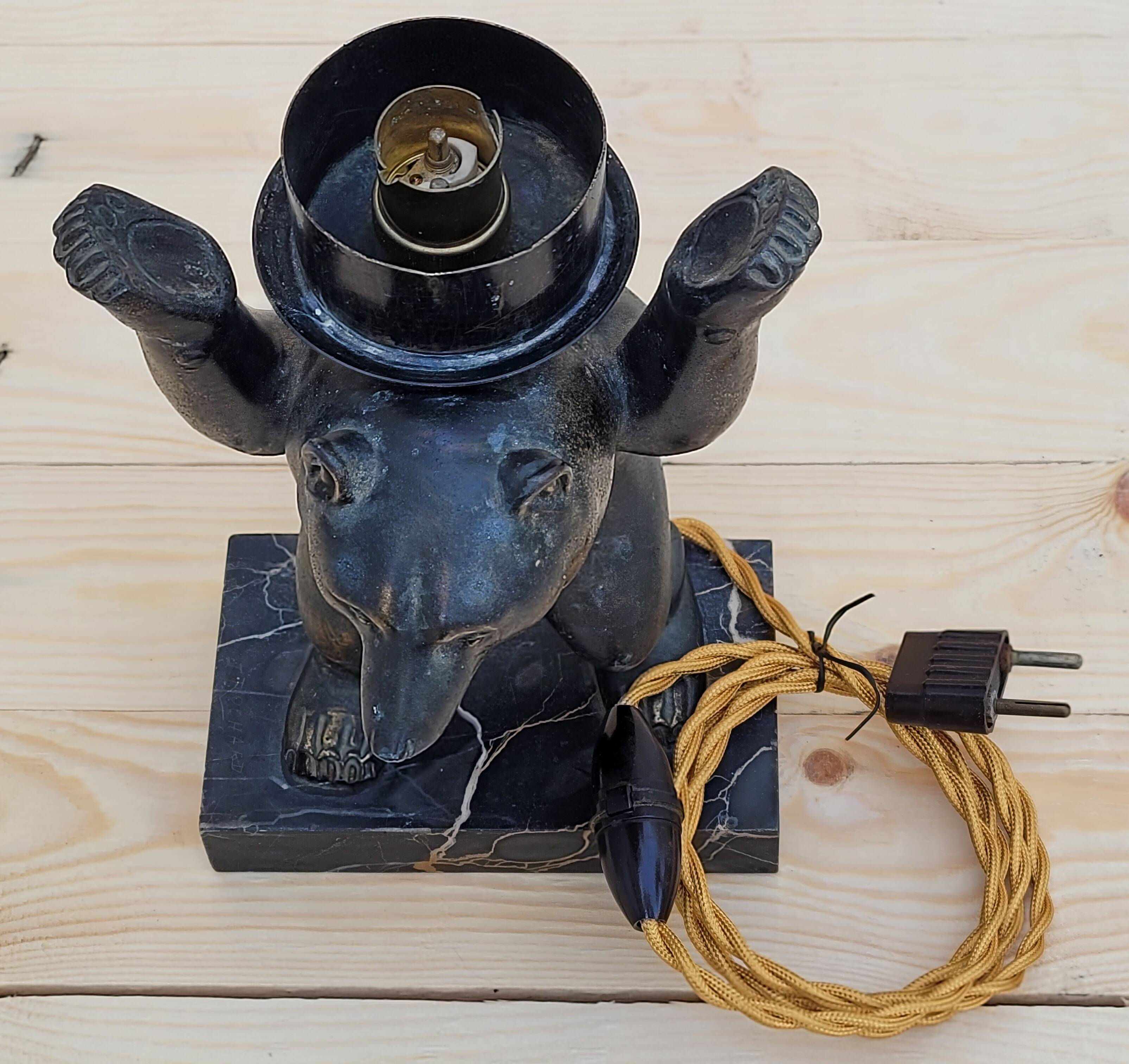 Art deco Bear lamp signed by the artist Irénée Rochard, circa 1930.