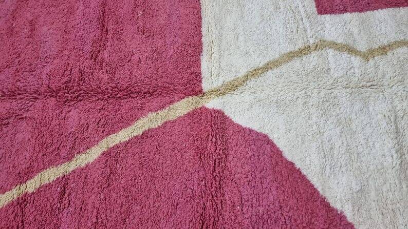 Handmade traditional carpet size 150/250 cm.