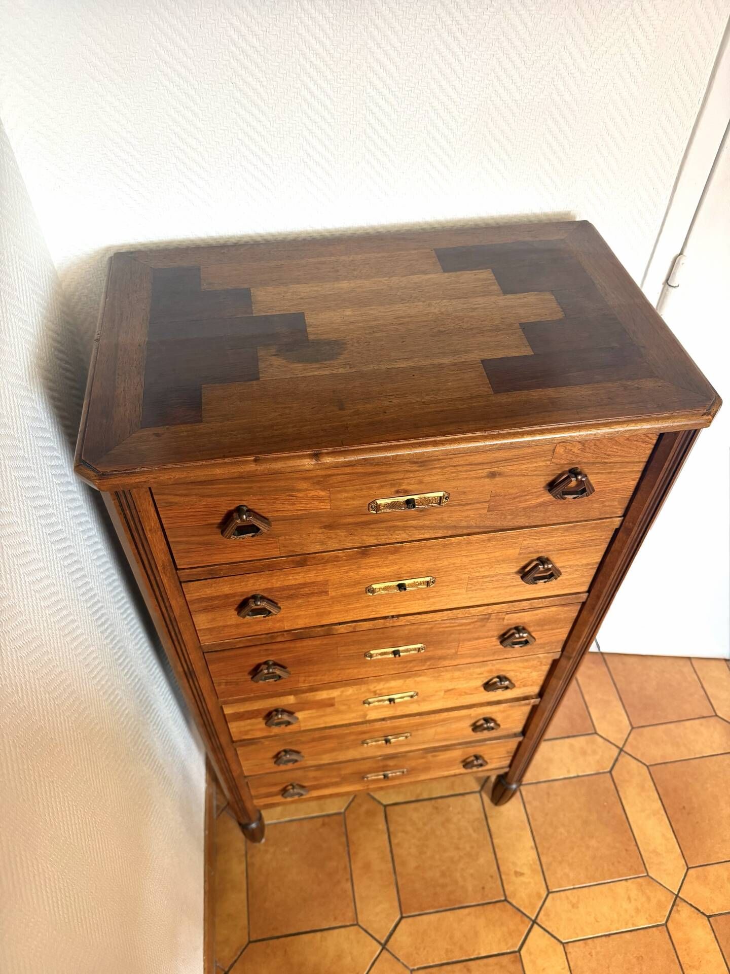 Chiffonnier Art déco à six tiroirs en bois vers 1930