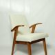 Fauteuil en bois et tissu bouclette beige clair restauré, design Puchala 1970