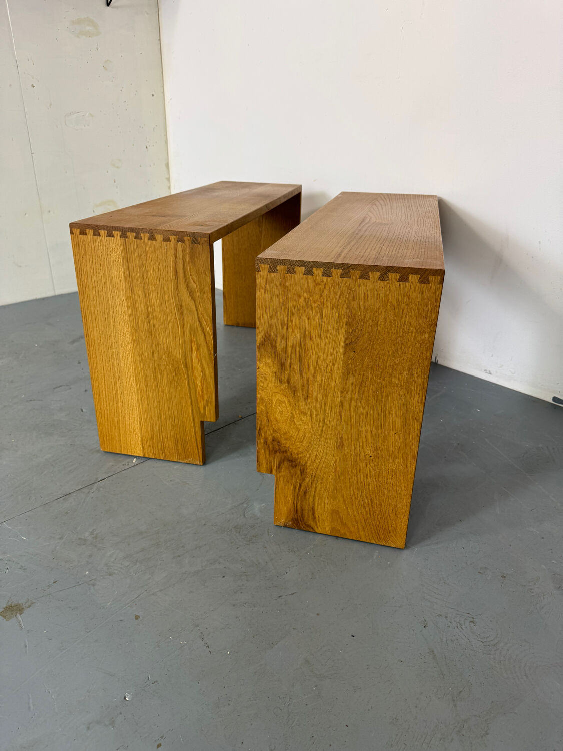 Magnifique banc d'entrée minimaliste en bois, de belle facture, années 1970