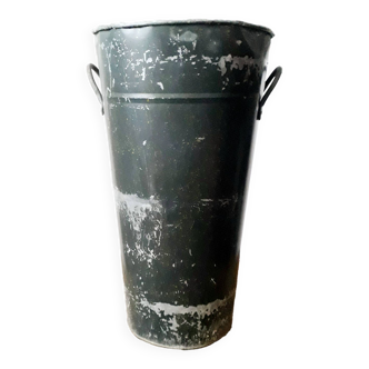 Vase en zinc