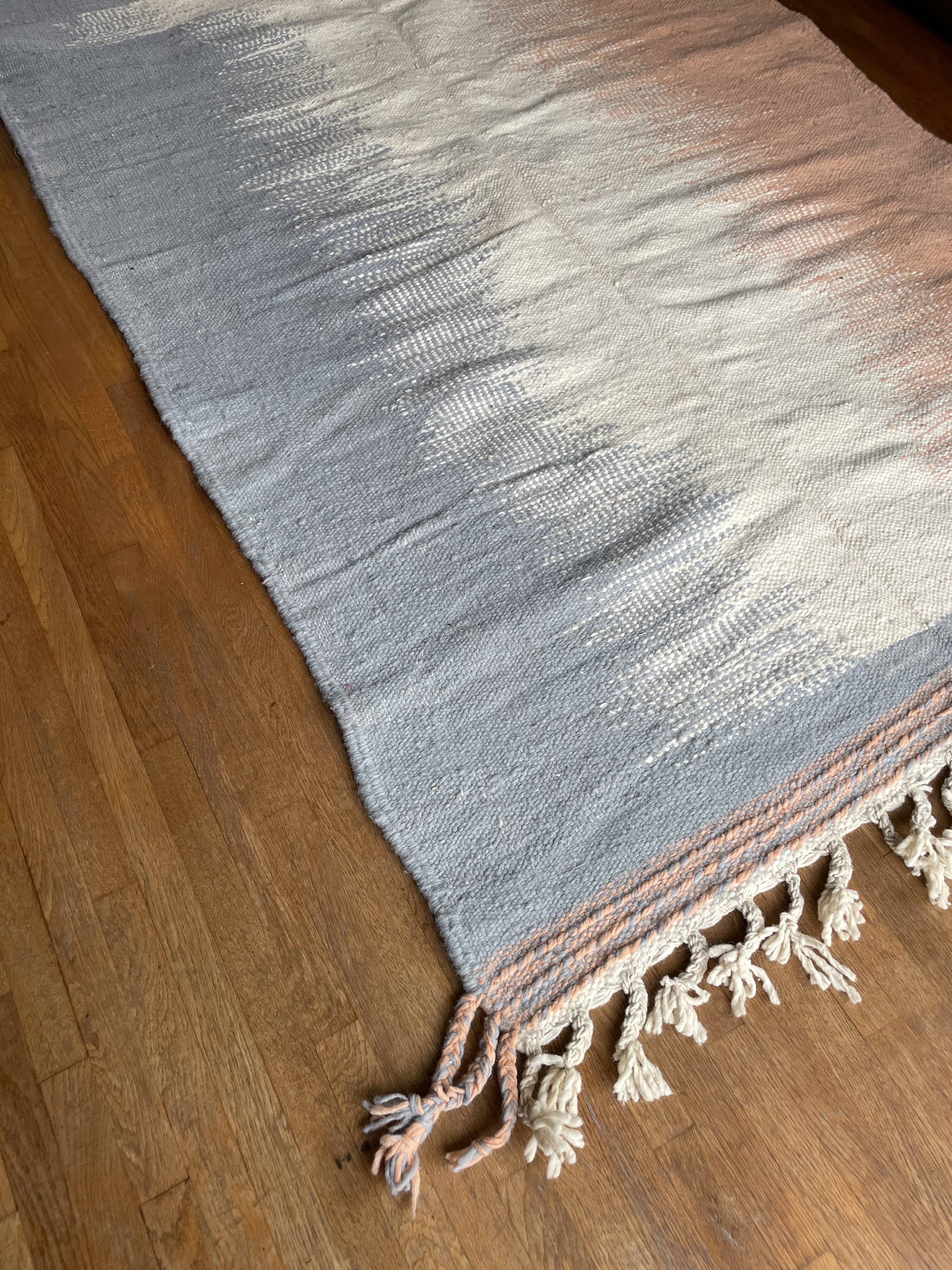 Berber carpet kilim zanafi colorful graphic pink salmon light gray