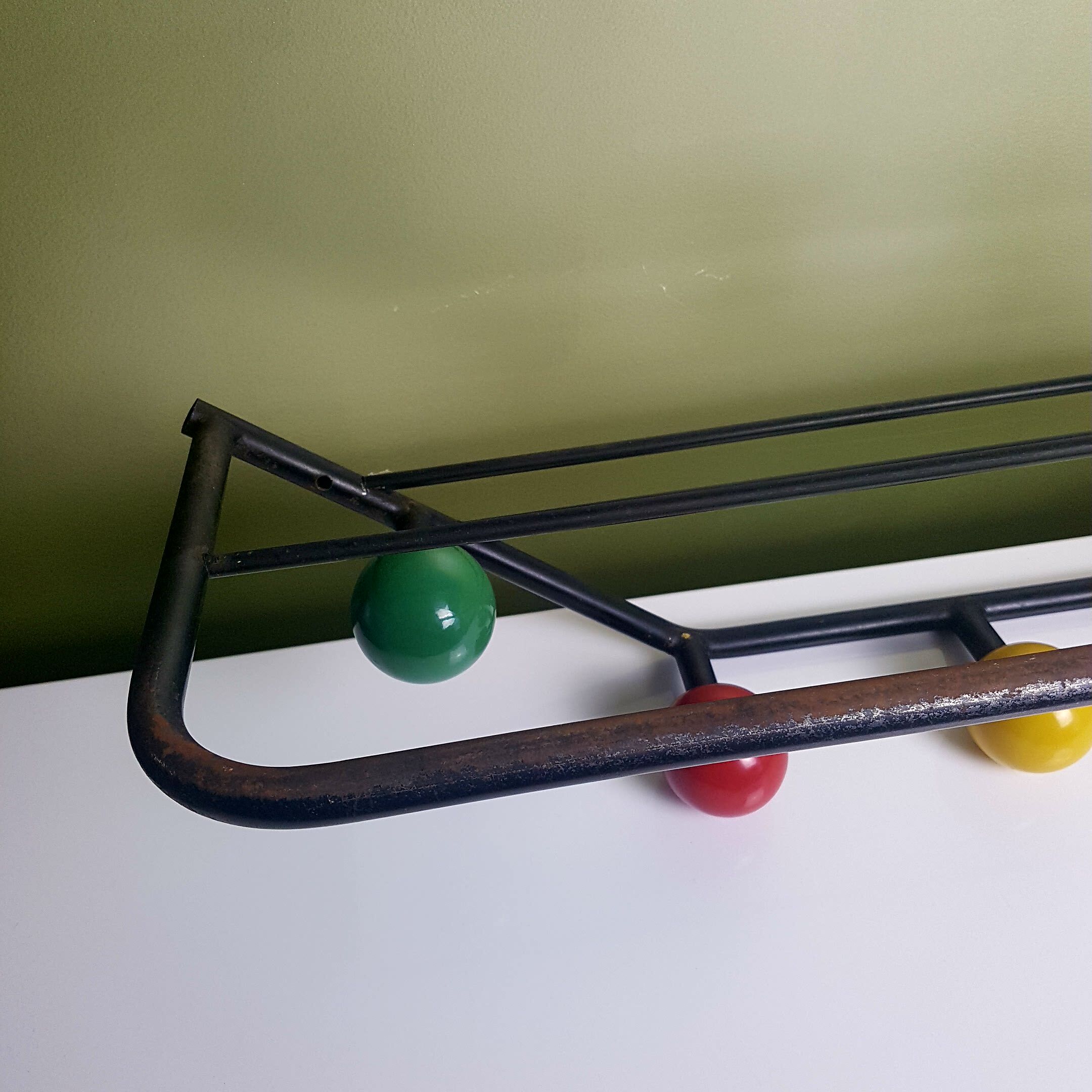 Cloakroom 5 coat hooks in colorful wood balls