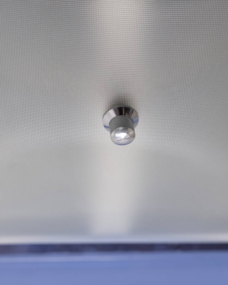 Lampe de plafond en verre bleu au design italien des années 1970.