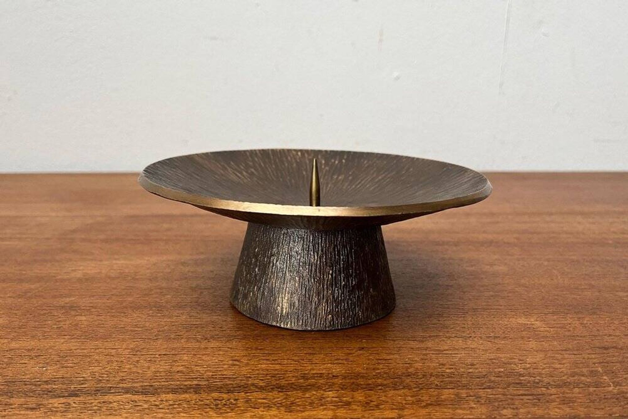 Bougeoir Brutaliste en Bronze Milieu du Siècle, années 1960