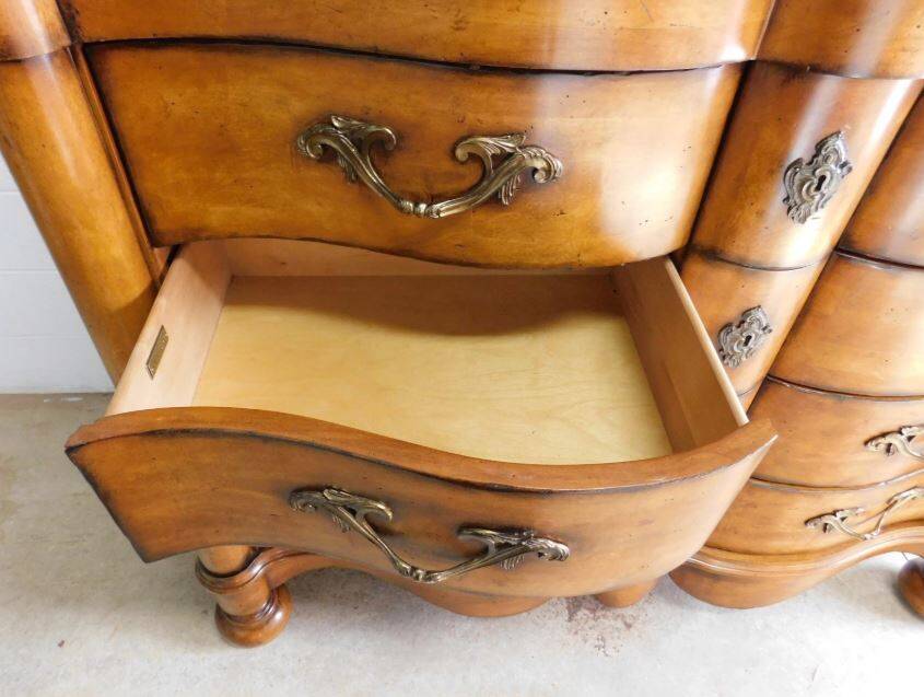 Century Furniture Traditional 8-Drawer Fruitwood Dresser/Chest of Drawers