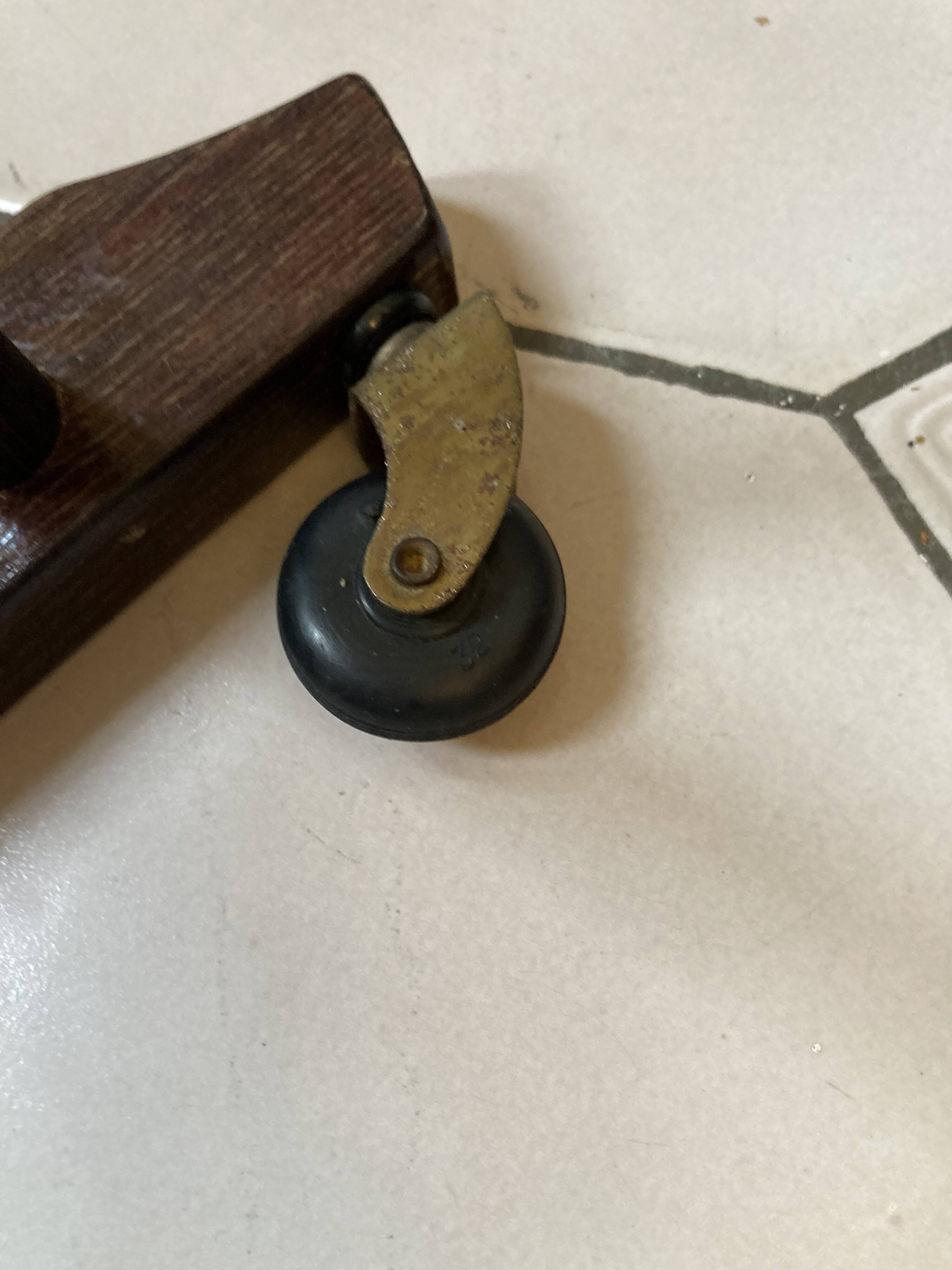 Fratelli Reguitti valet