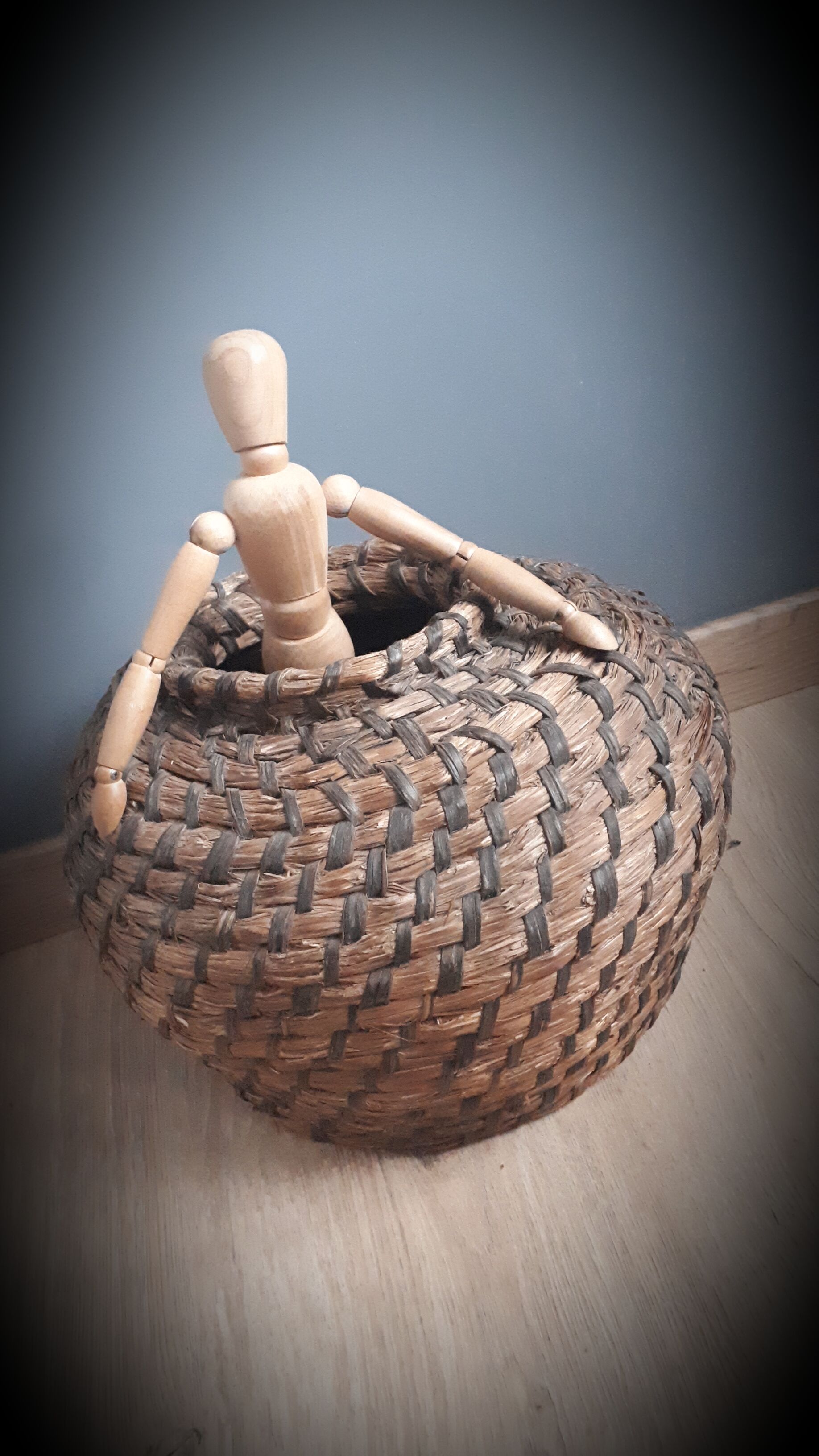 Wicker basket Fakir