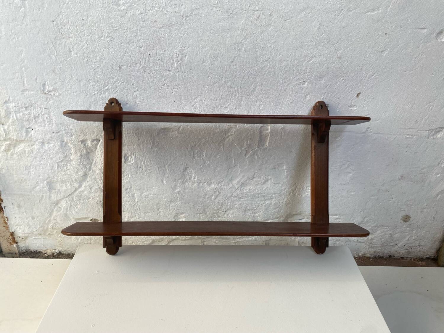 Etagère murale en bois de chêne