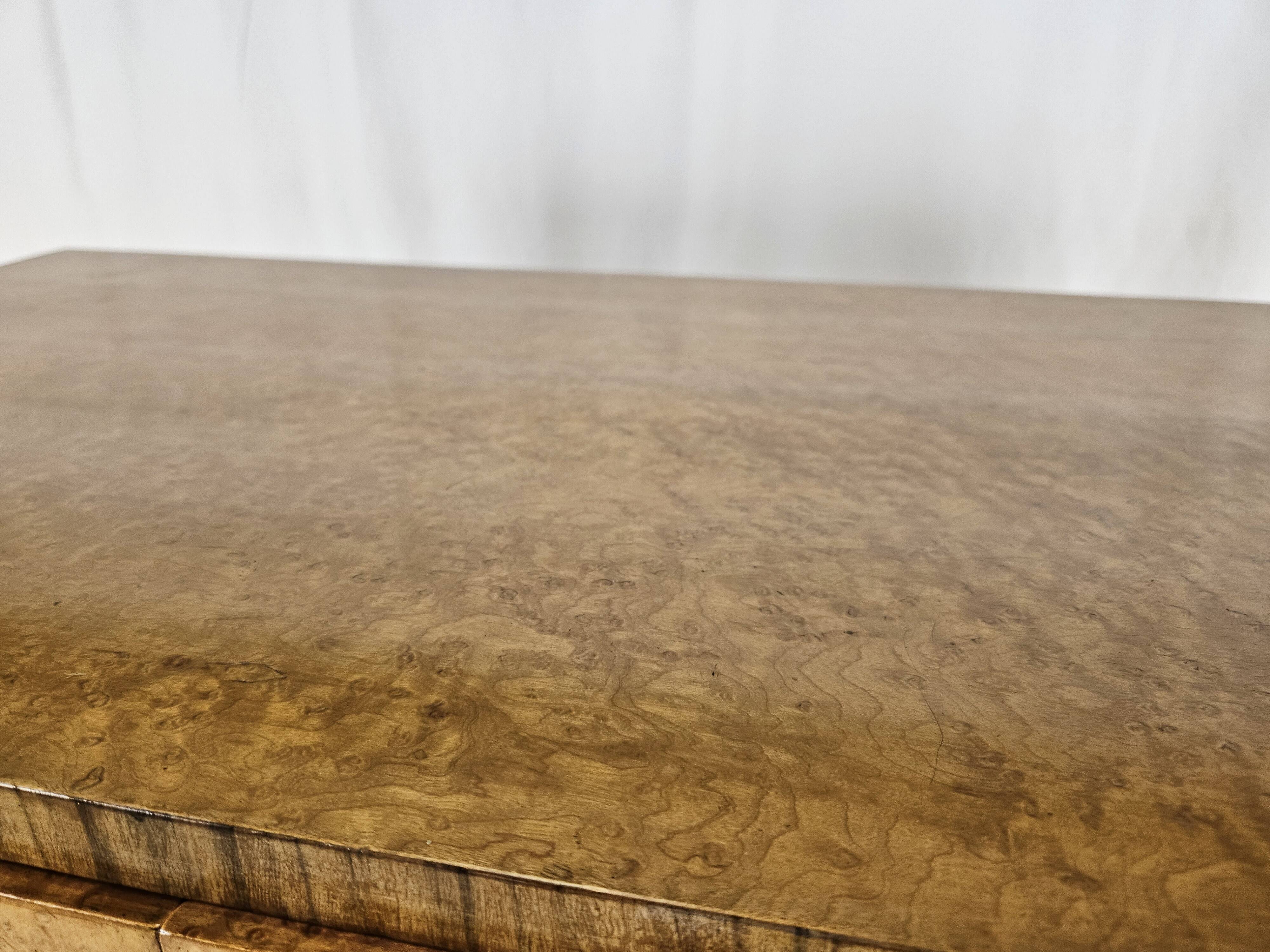 Art decò sideboard in thuja and walnut