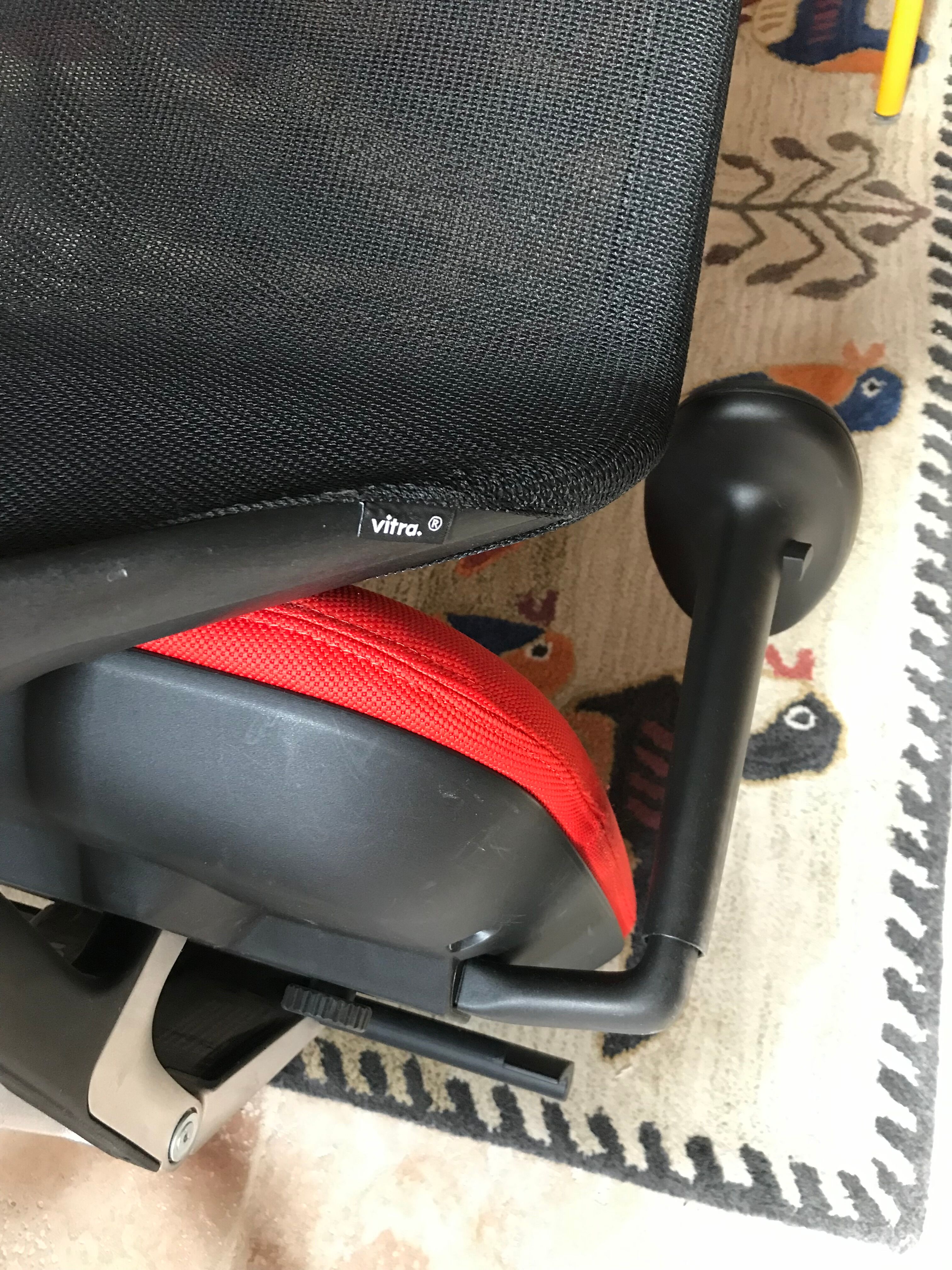 Medapal office armchair by Vitra