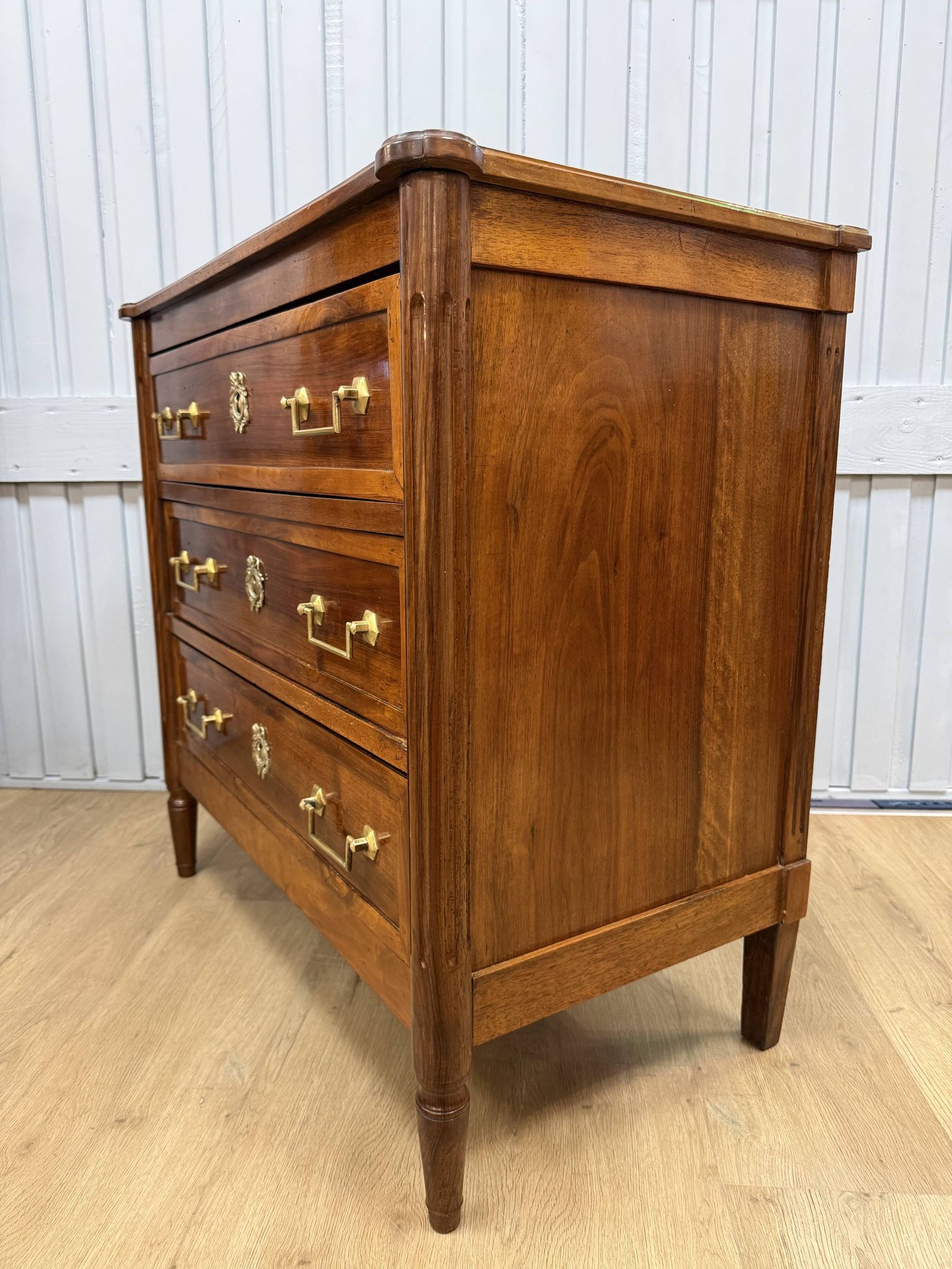 Small chest of drawers in Louis XVI style