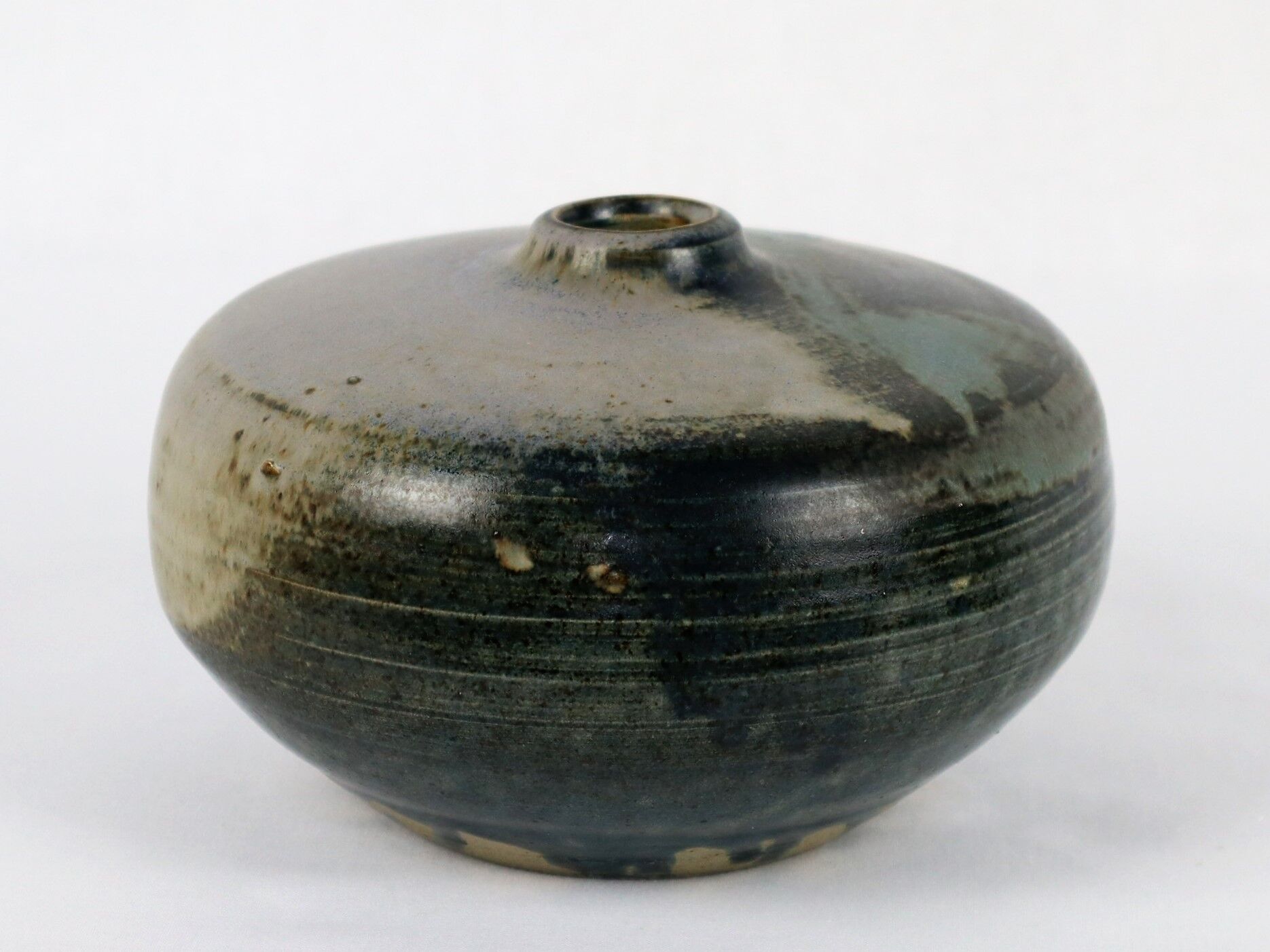 Basil vase in sandstone 1980