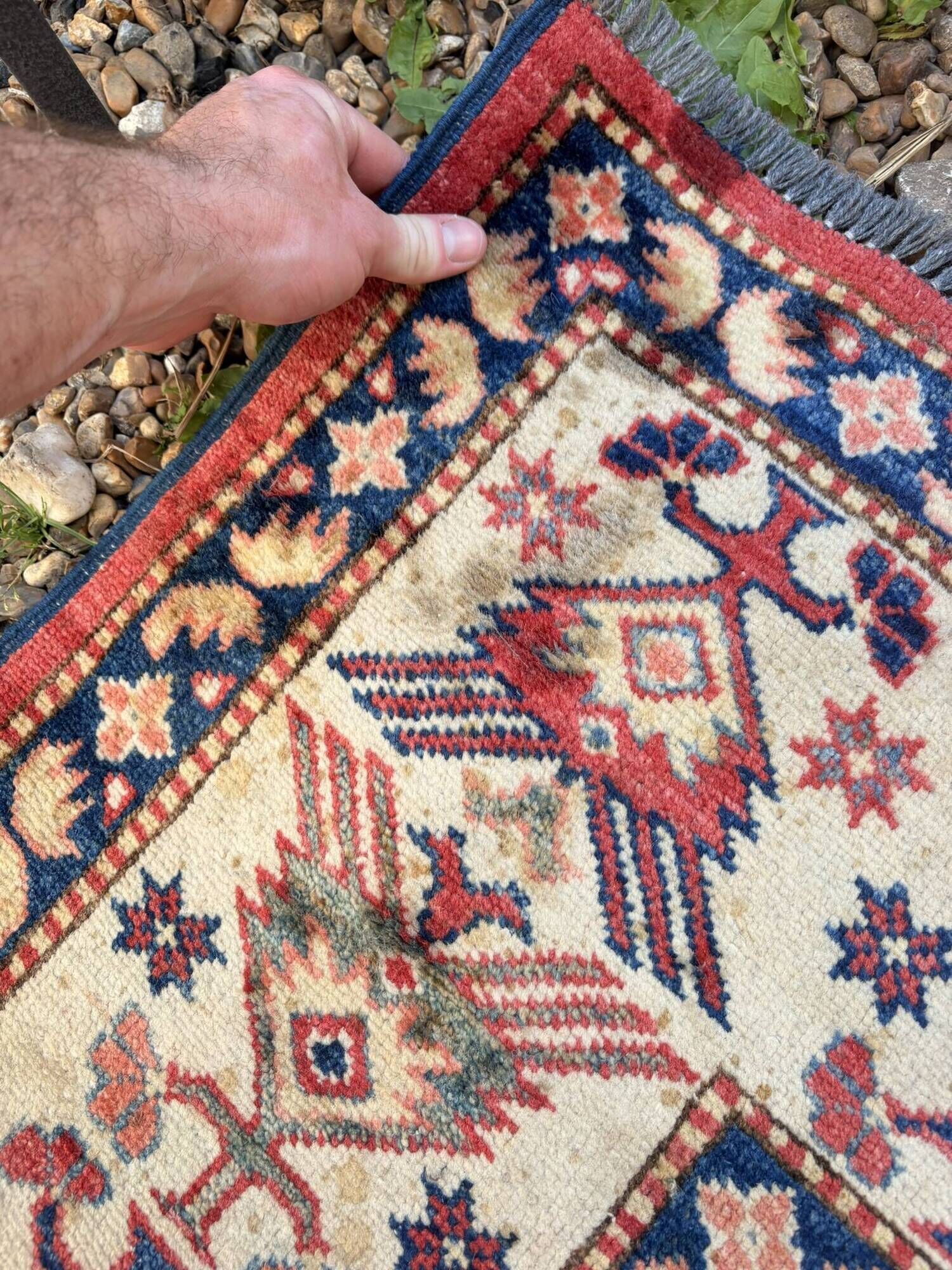 Antique Caucasian Shirvan carpet from the late 19th century, handmade wool, 183x275cm.