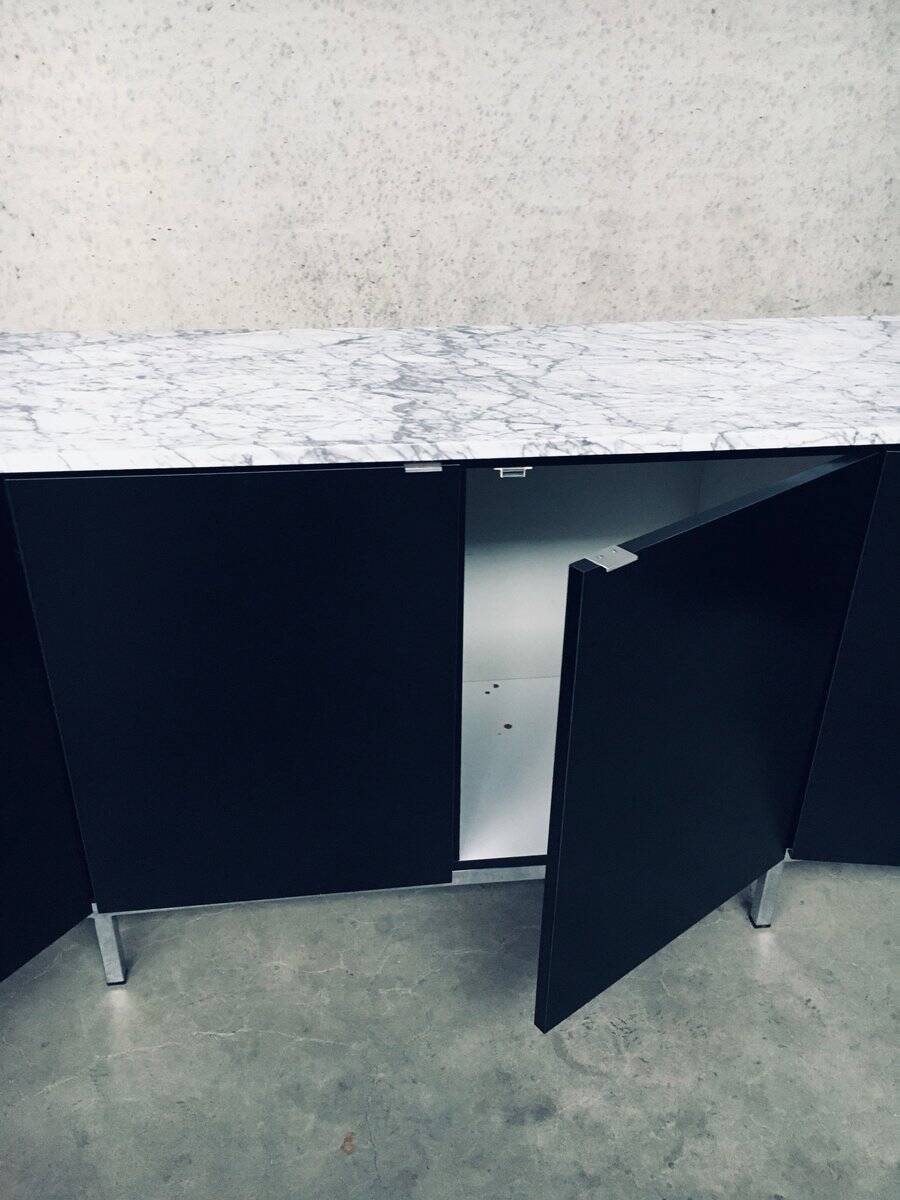 Mid-Century Modern Credenza attributed to Florence Knoll for Knoll Inc / Knoll International, 1970s