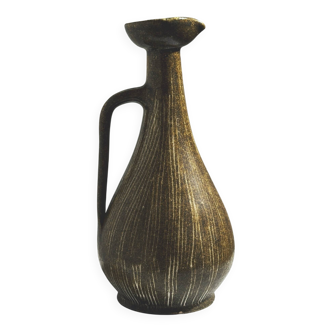 Ceramic jug by the Accolay potters