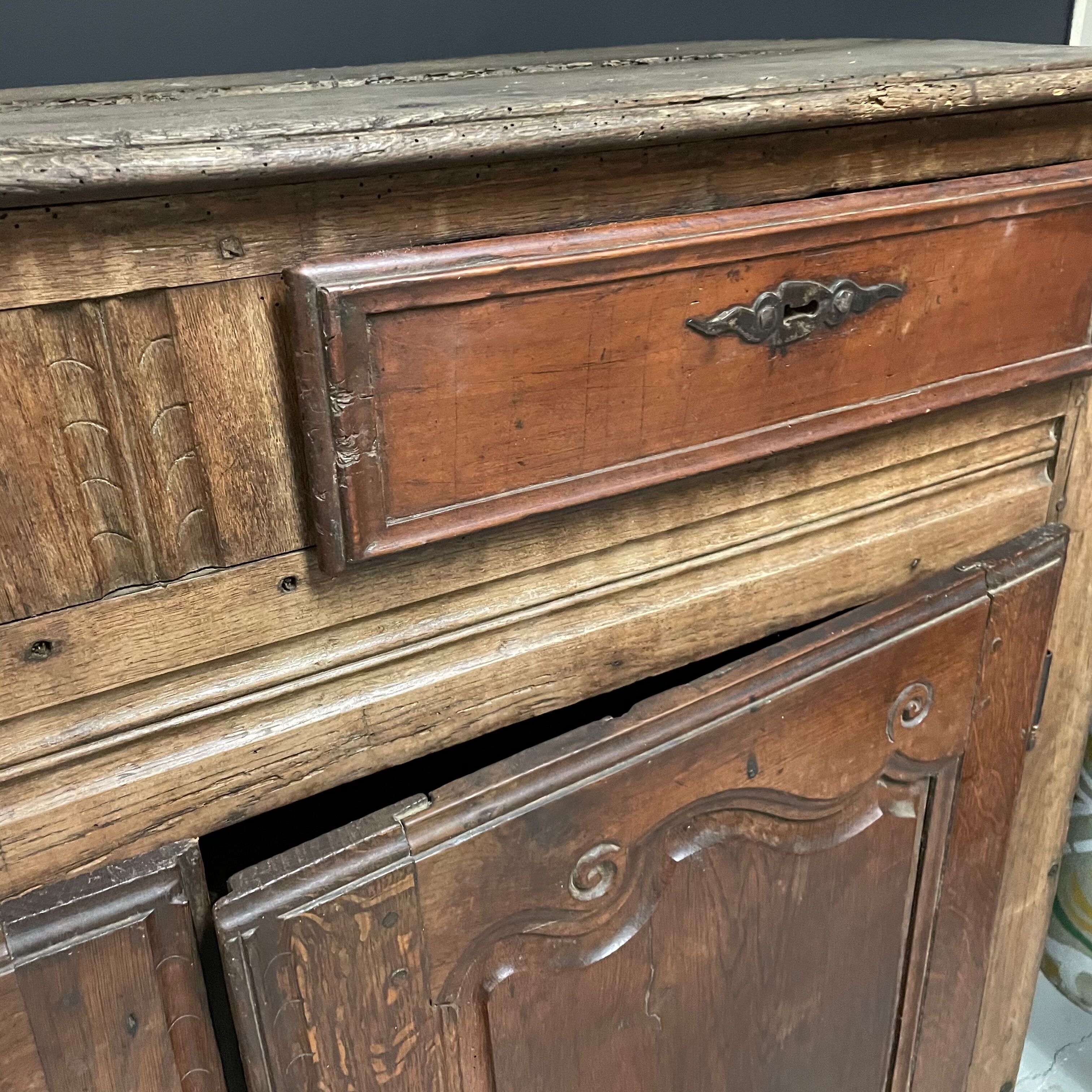 Buffet ancien XVIII Louis XV bois massif art populaire campagne enfilade meuble