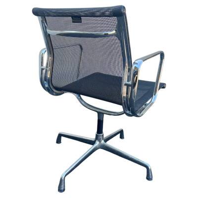 Charles Eames swivel chair VITRA