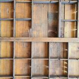Casier d'imprimerie en bois ancien tamponné "Deberny et Cie"