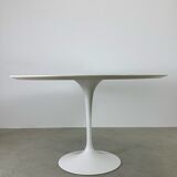 Eero Saarinen Tulip Dining Set with Swifel Chairs for Knoll International 1960s