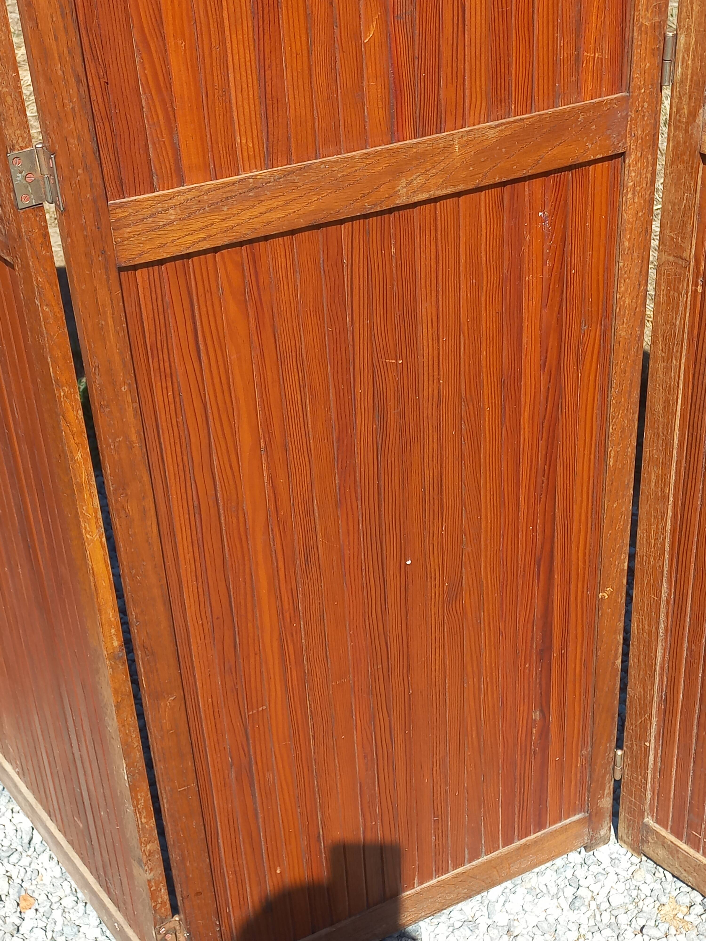 1930s bistro screen with slats