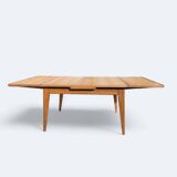 Rectangular extendable table