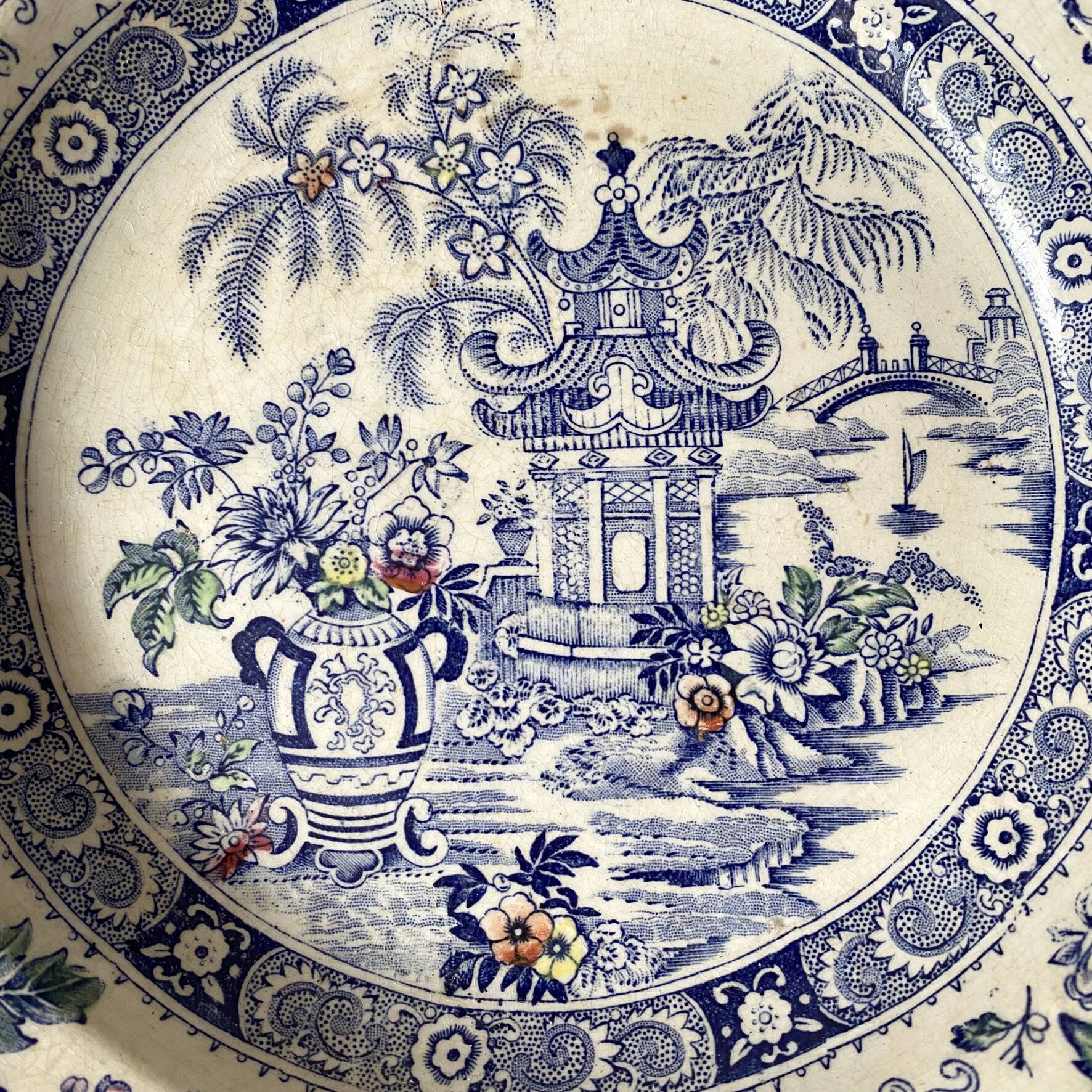 Hollow plate, polychrome Terre de Fer, Choisy-le-Roi, Asia model.