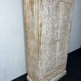 Armoire ancienne en bois blanc
