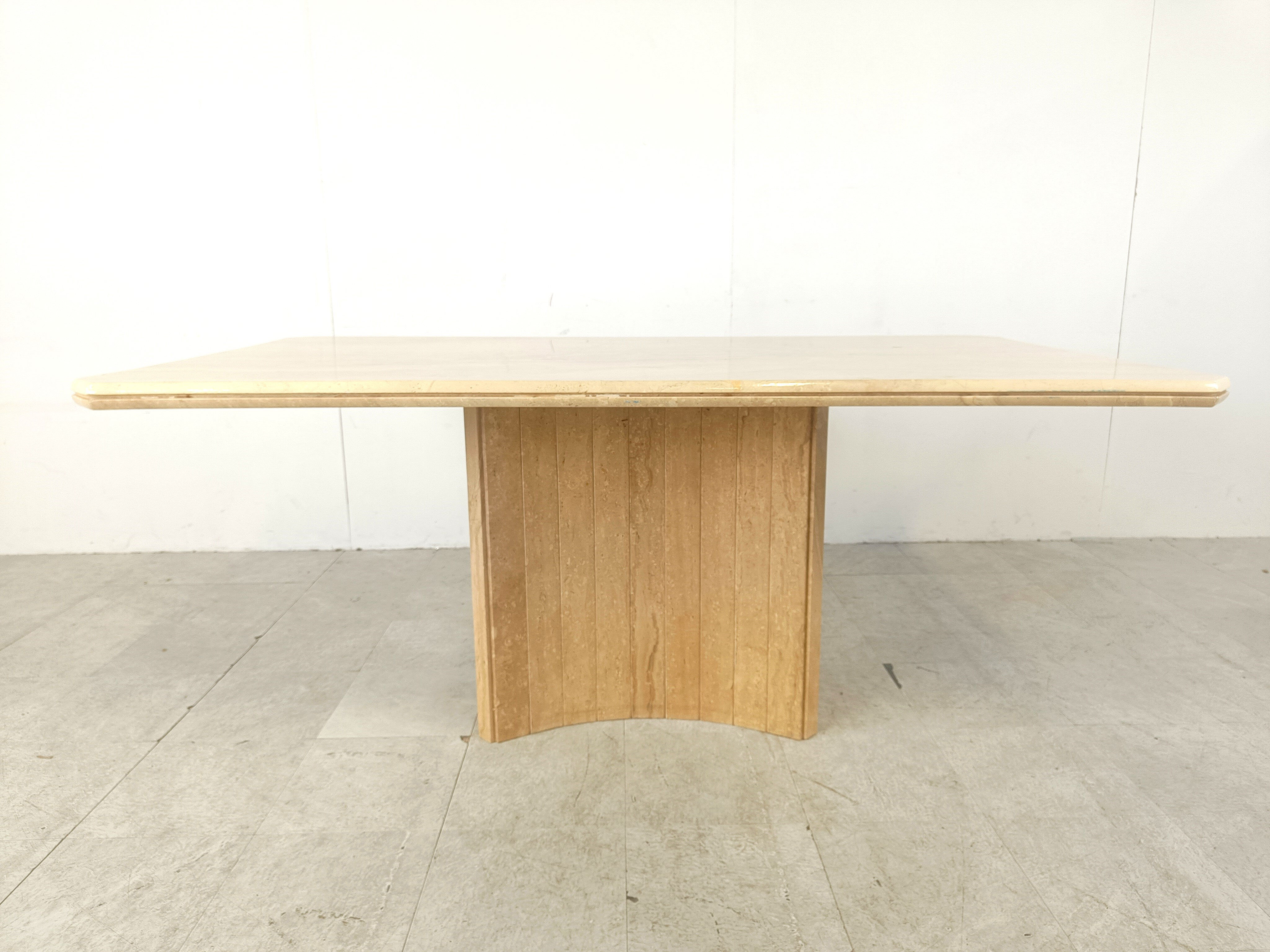 Table à manger en travertin vintage, années 1970