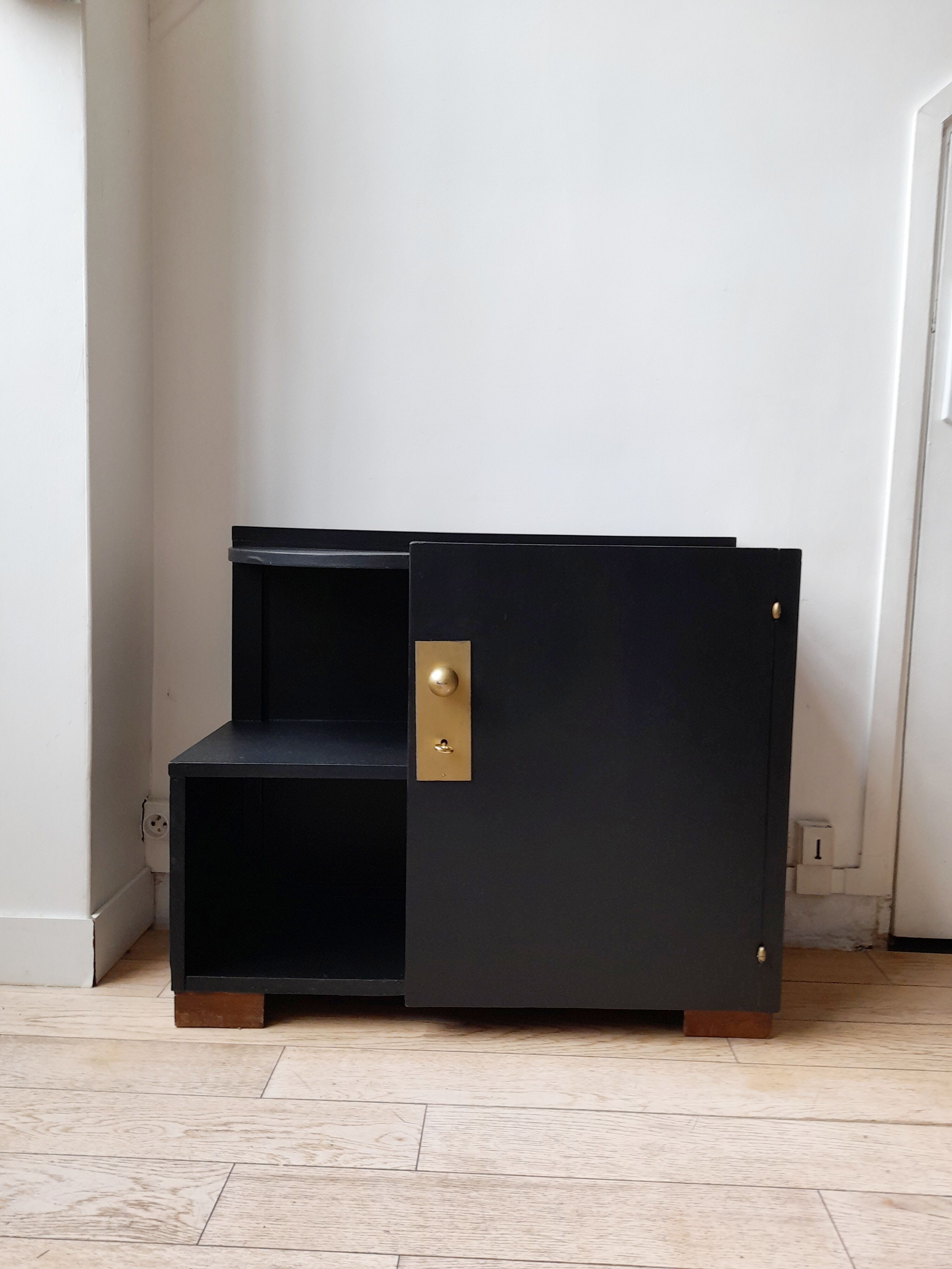 Art deco bar furniture