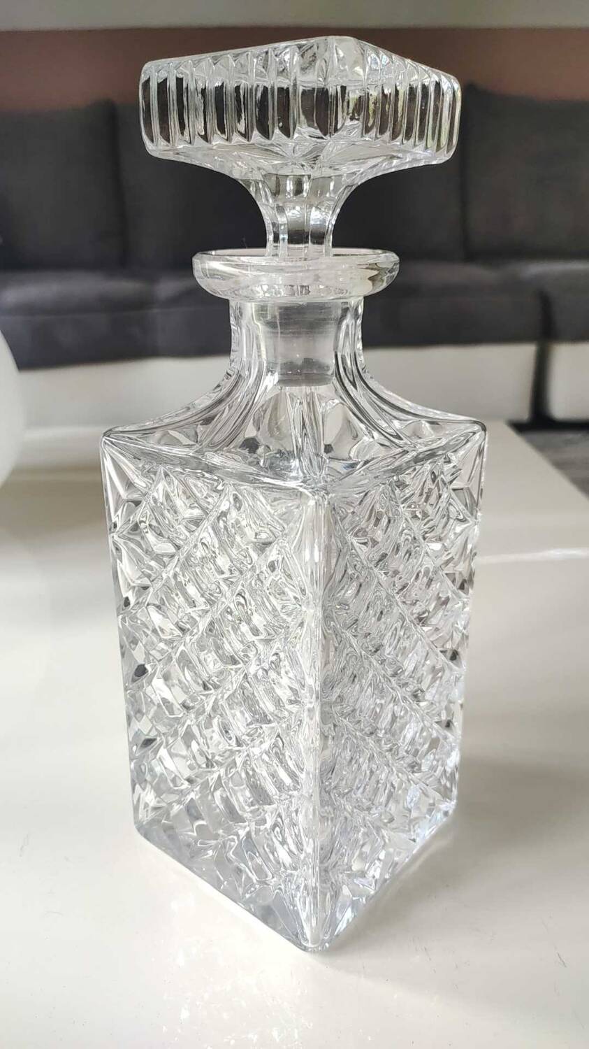 Whiskey decanter in bohemian crystal. boho-chic style. cross/diamond patterns. floral decor. high 25.5 cm