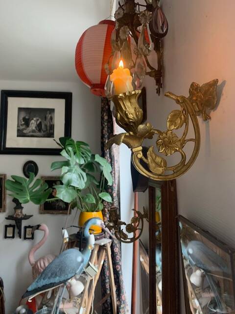 Paire d'appliques Art nouveau en bronze à décor de papillons