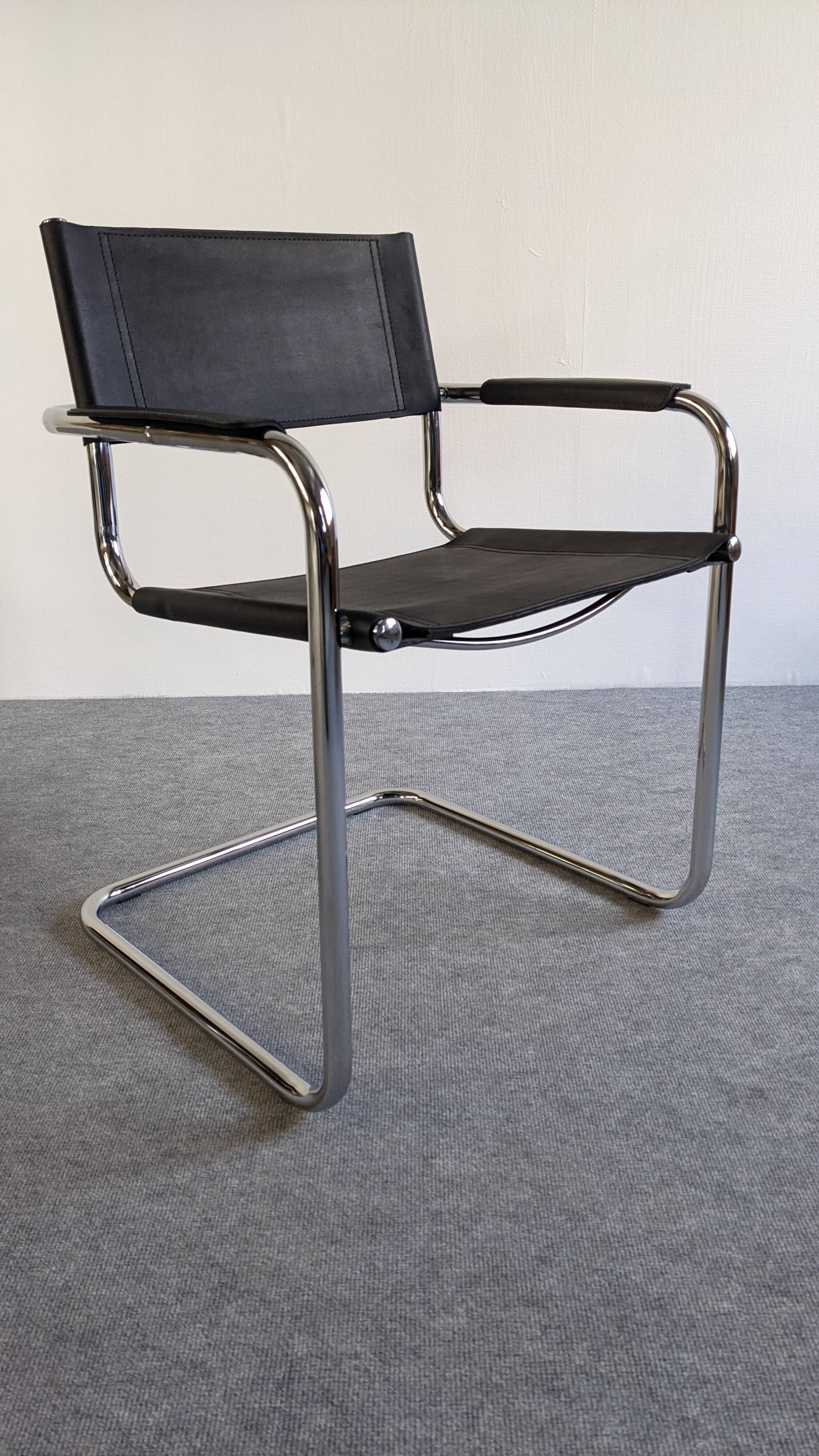 Pair of MG5 cantilever armchairs 60s/70s