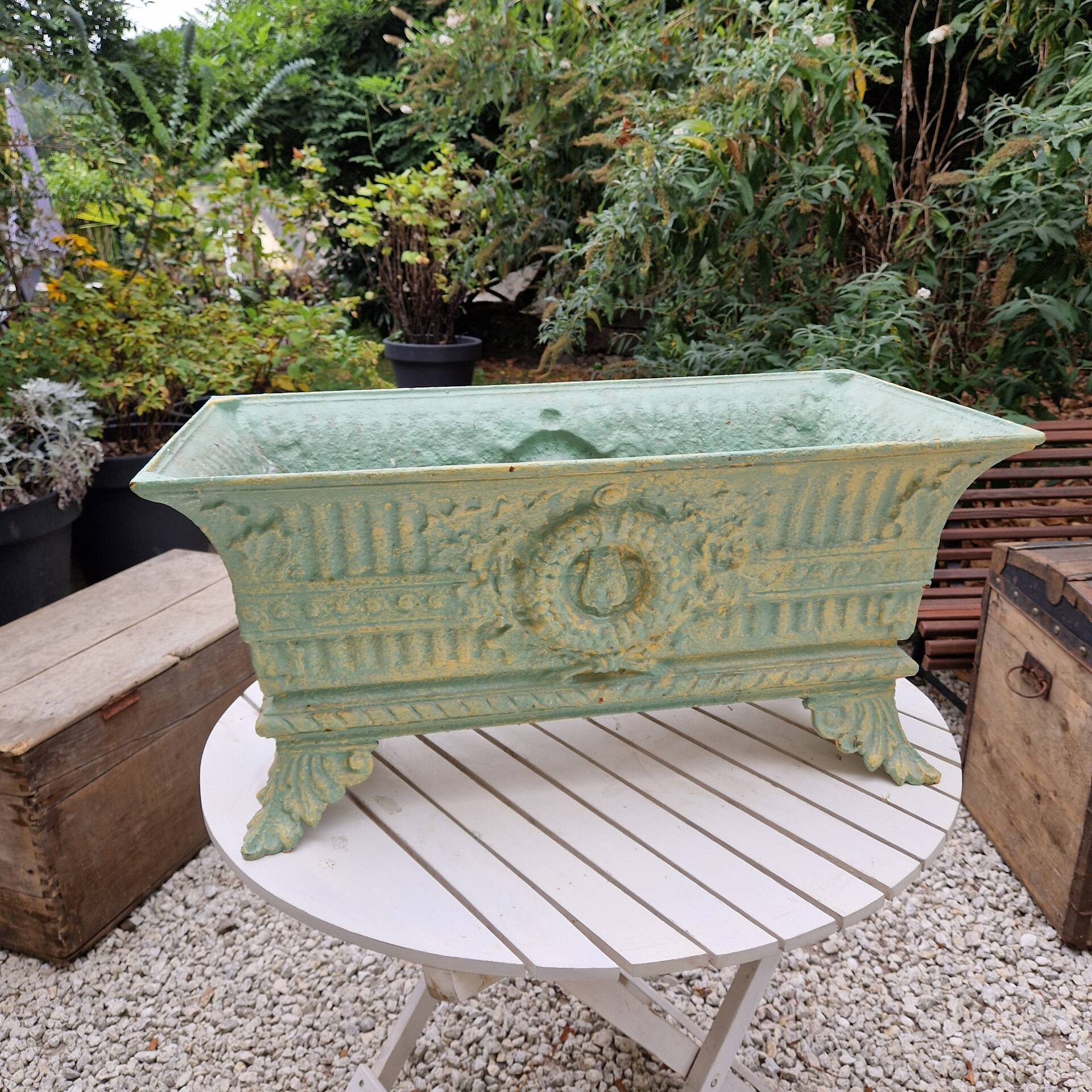 Old cast iron vase 1900, 19th-century Médicis style planter