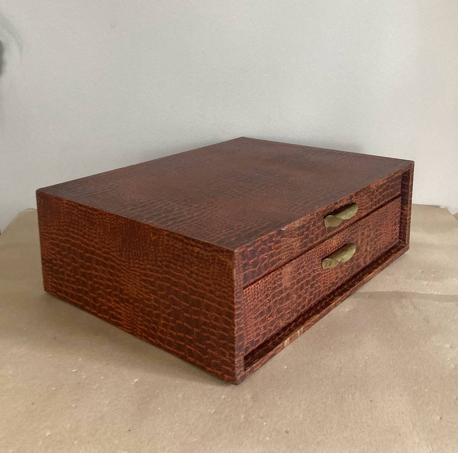 1960s cutlery box with Croco-style coating