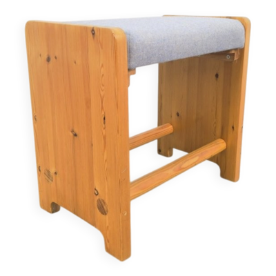 Tabouret en pin scandinave du milieu du siècle dans le style de Charlotte Perriand, Danemark, années 1960.