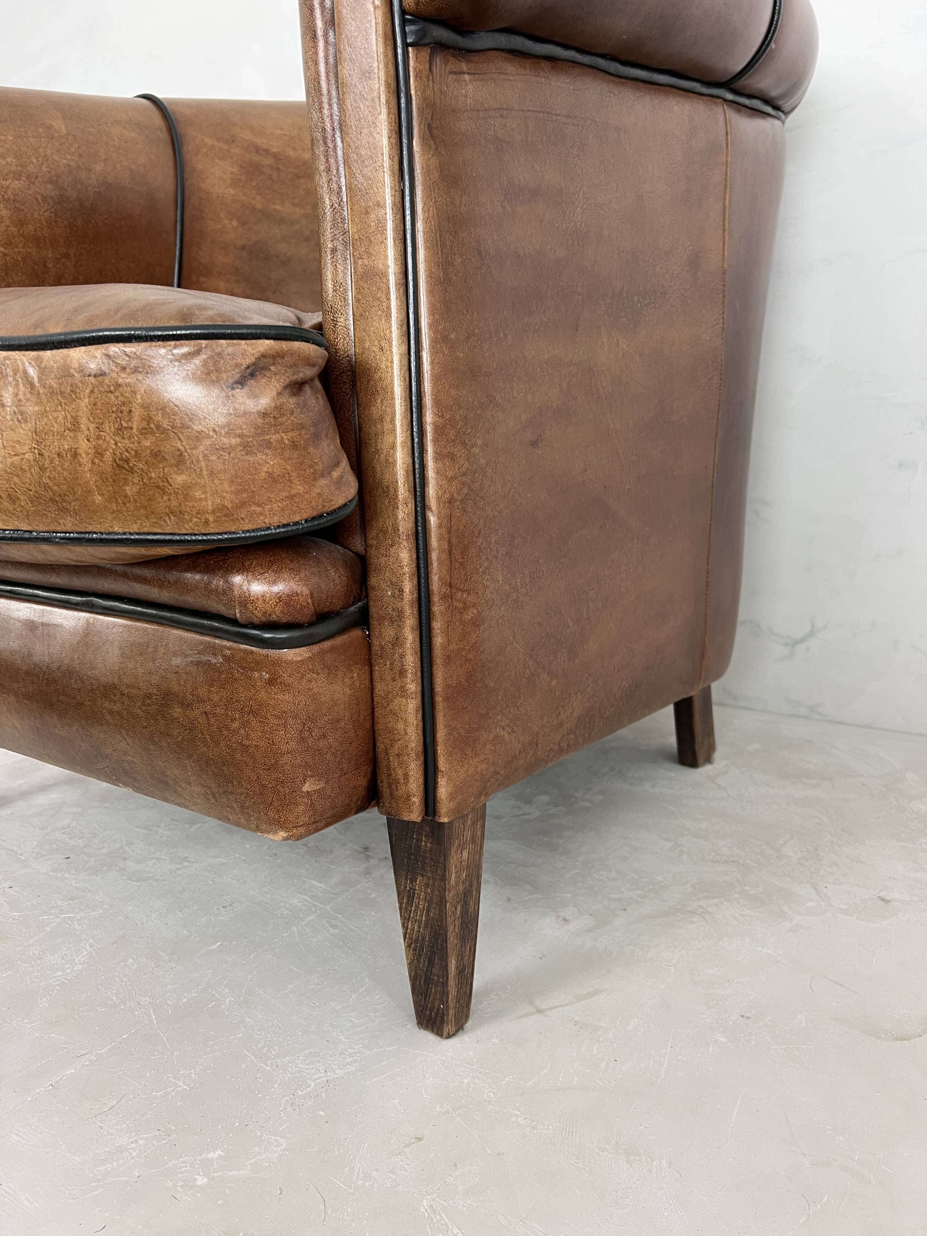 Clubchair sheep’s leather