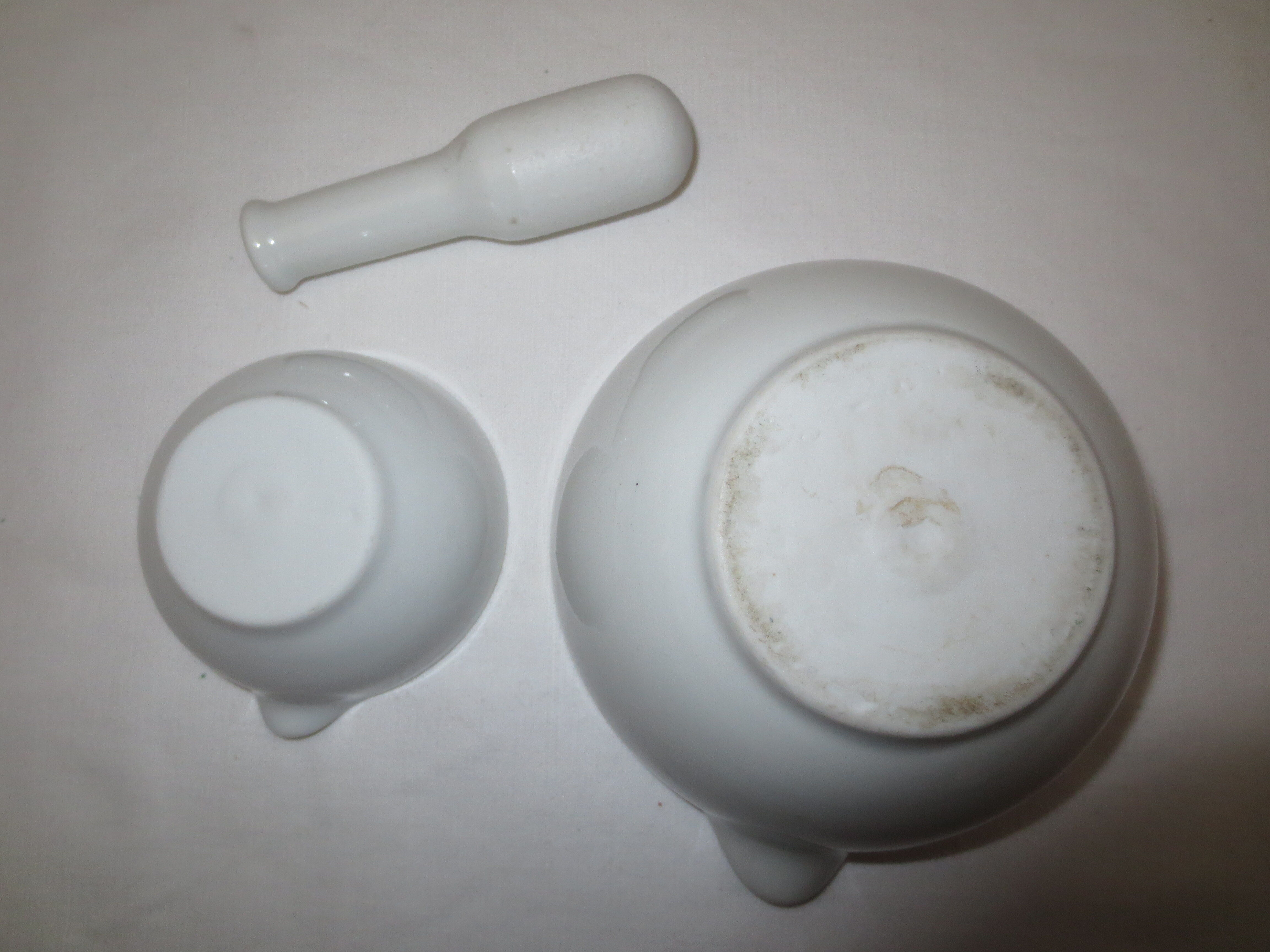 Mortar duo with white porcelain pestle