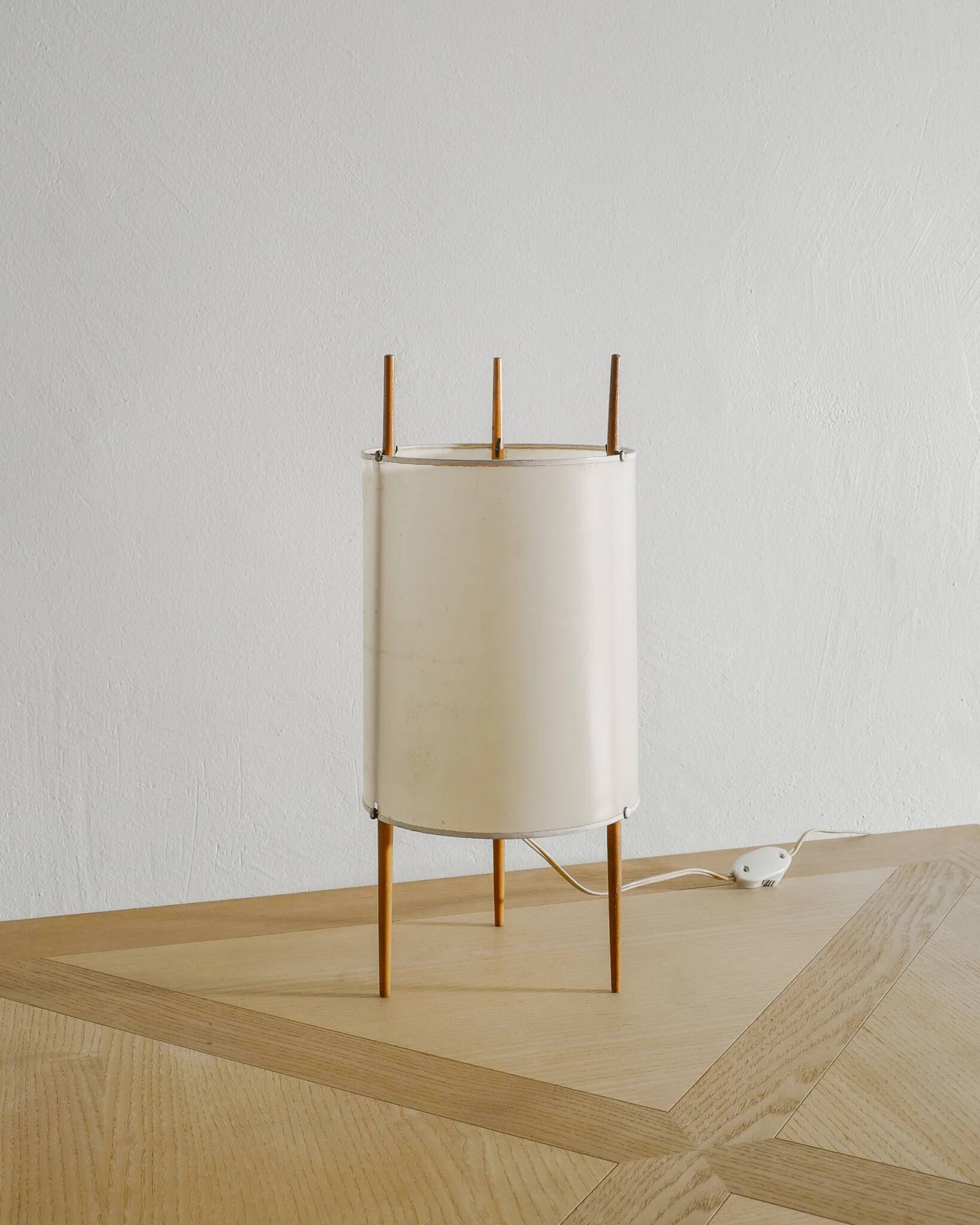 Vintage Mid Century "No 9" Desk Table Lamp by Isamu Noguchi, 1940s