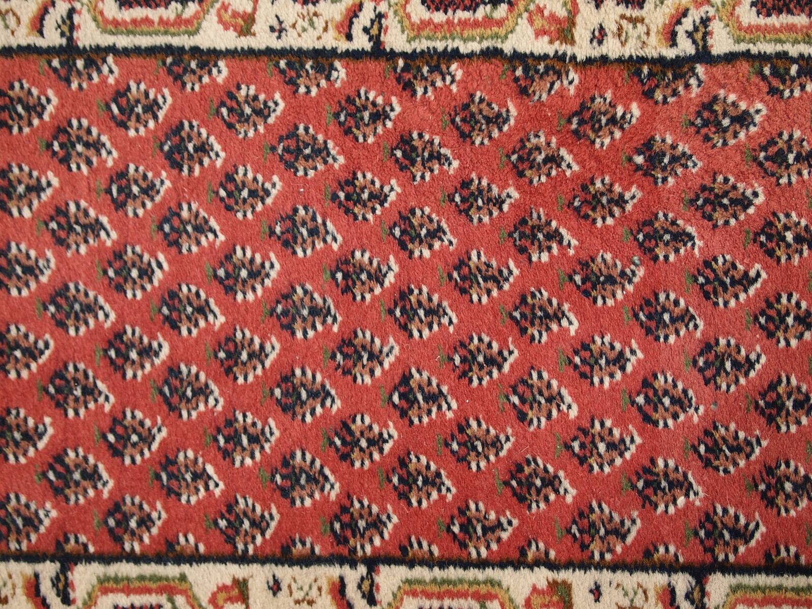 Tapis vintage fait main Indo-Seraband en laine rouge (62cm x 90cm)
