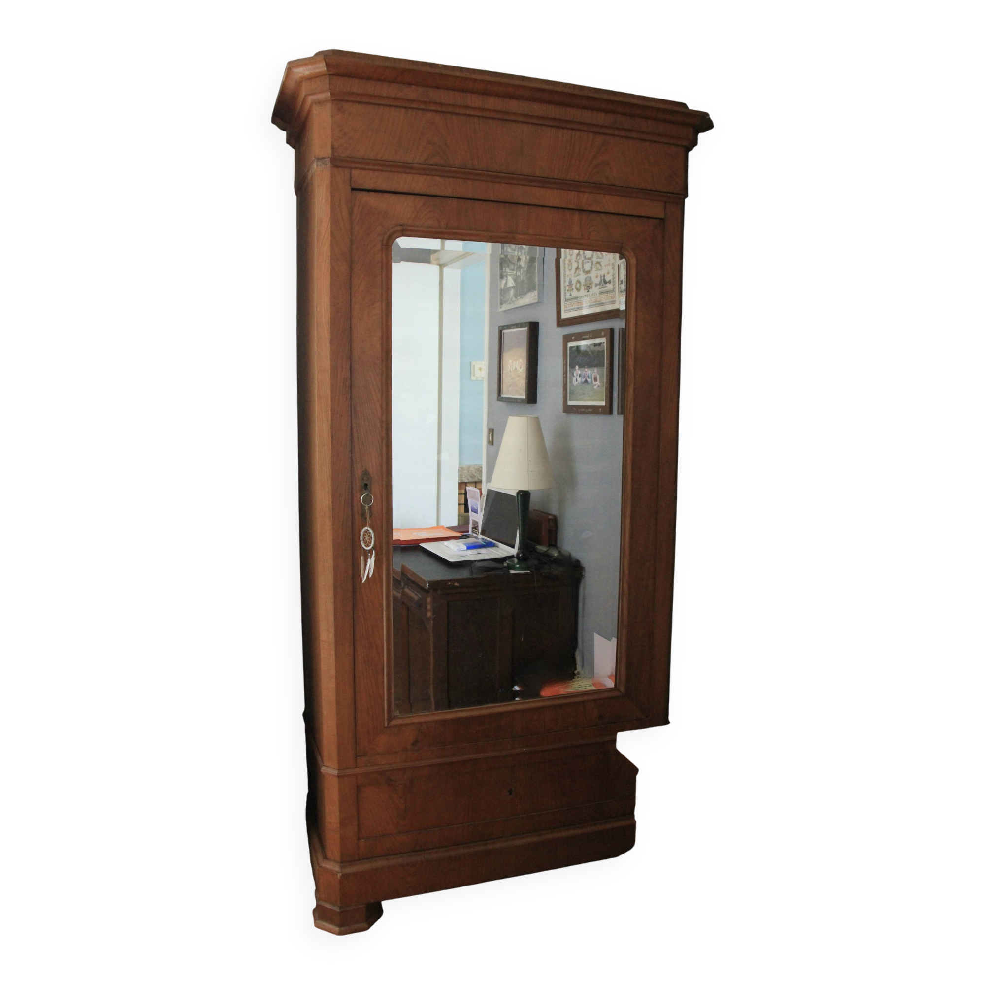 Hosiery cabinet