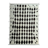 Tapis moderne fait main au design marocain. 100 % laine.