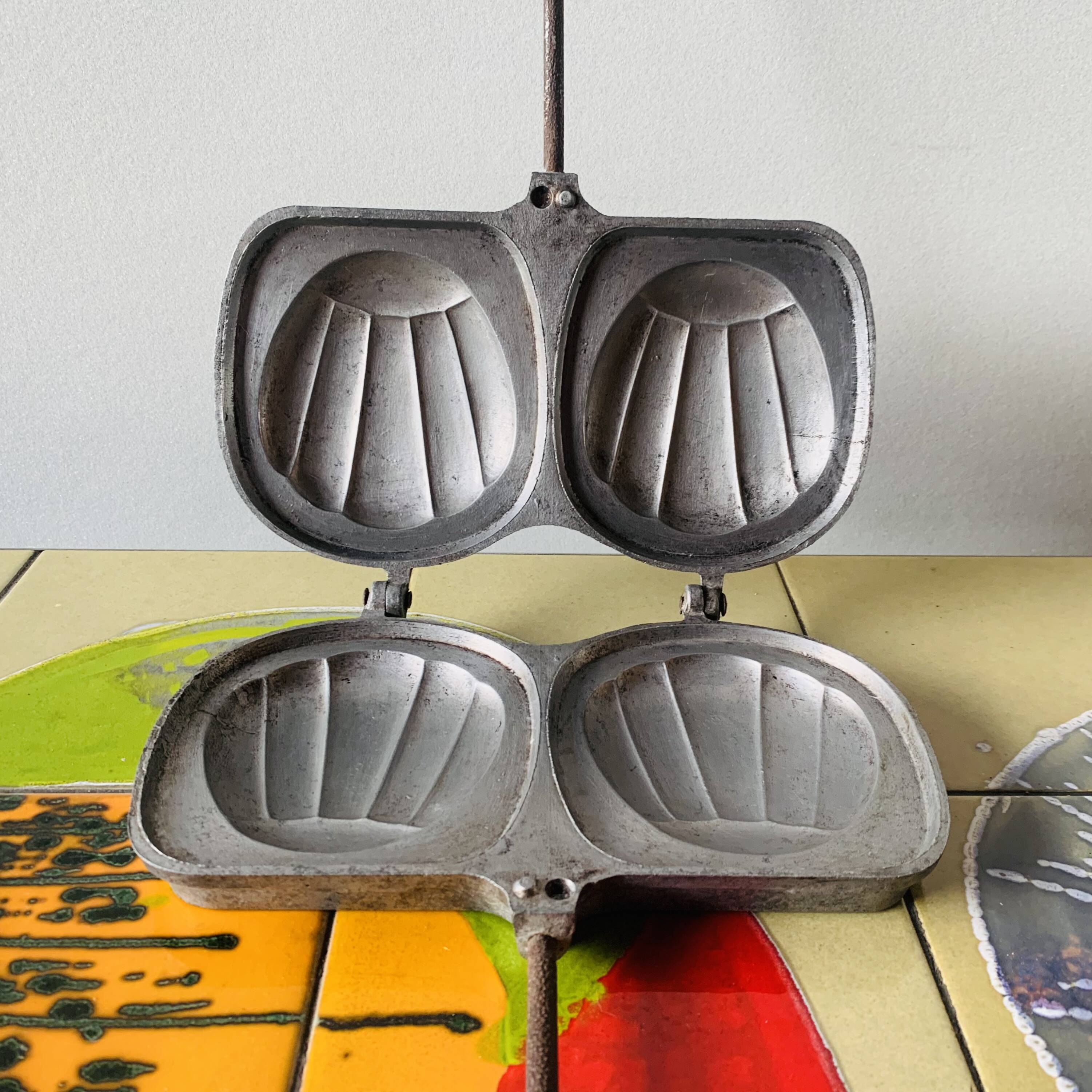 Vintage cast aluminum sandwich maker - Cuisor