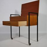 Commode à tiroirs en teck des années 1960 Boîte à couture à roulettes