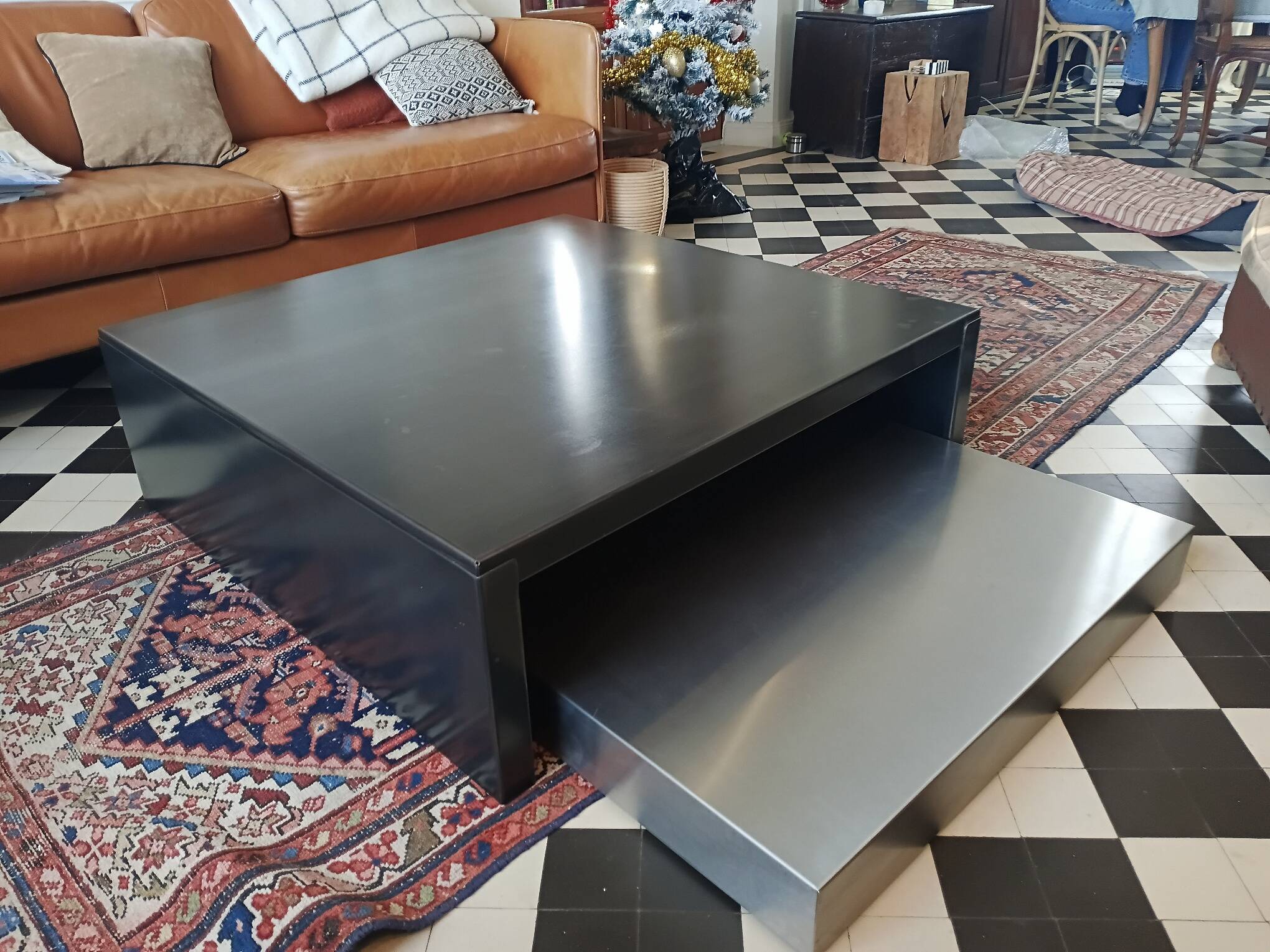 Zeus coffee table "Max & Moritz"