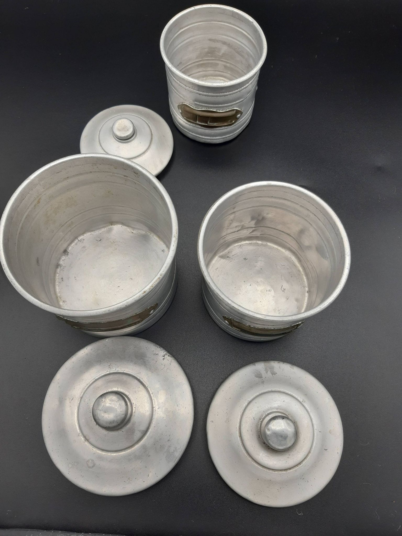 Set of 5 round boxes of aluminum, flour, sugar, coffee, tea, spice