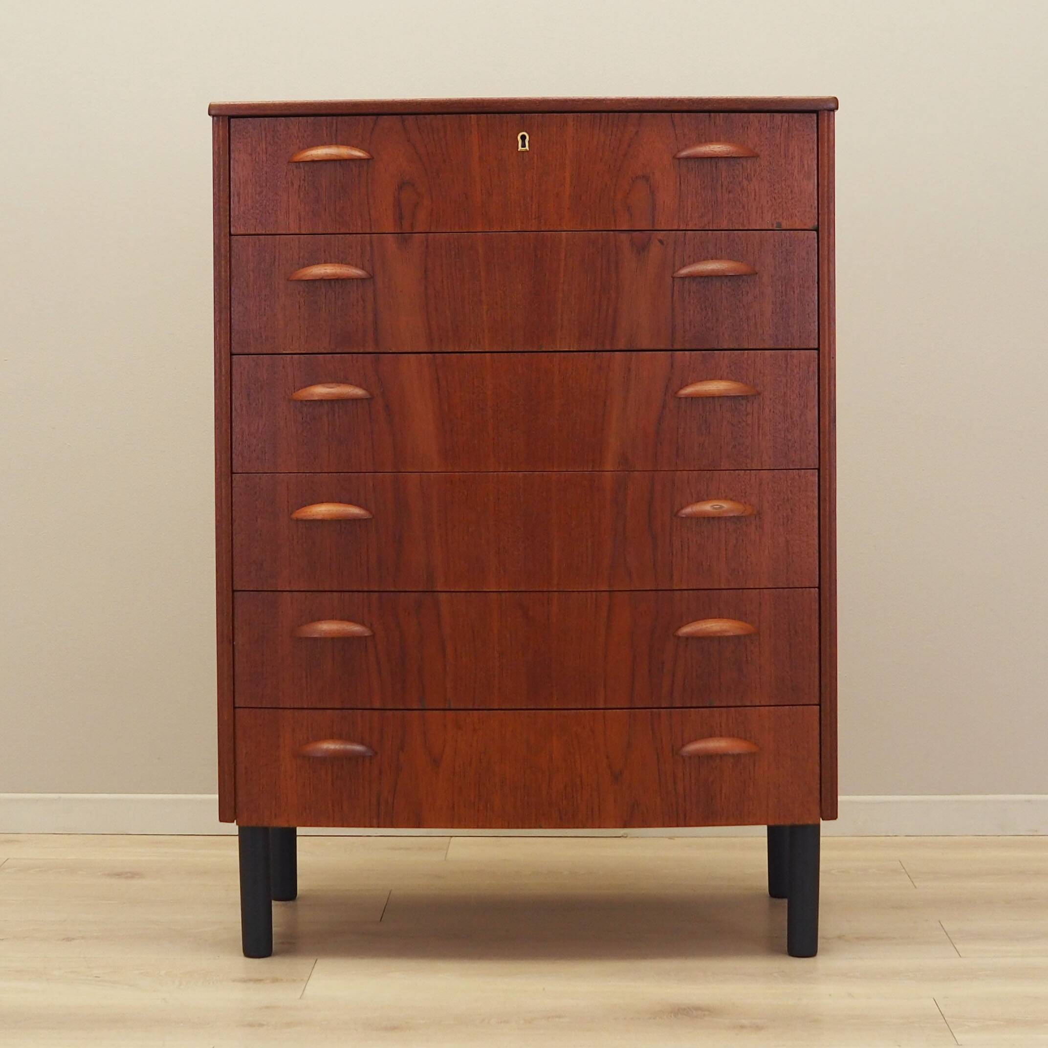 Commode en teck, design danois, années 1970, production : Danemark