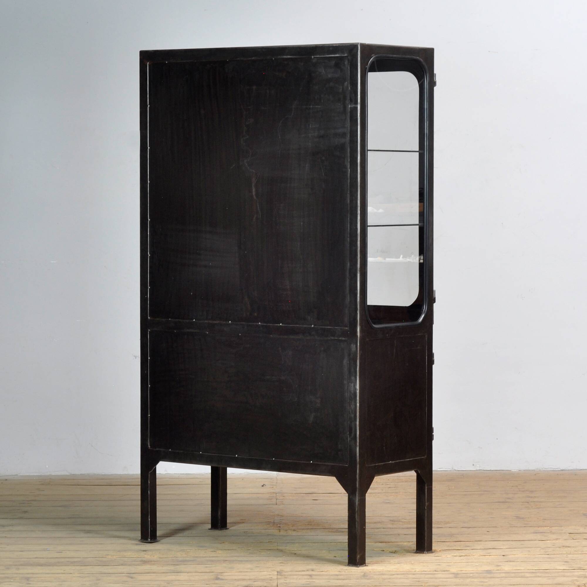 Cabinet médical vintage poli, années 1970